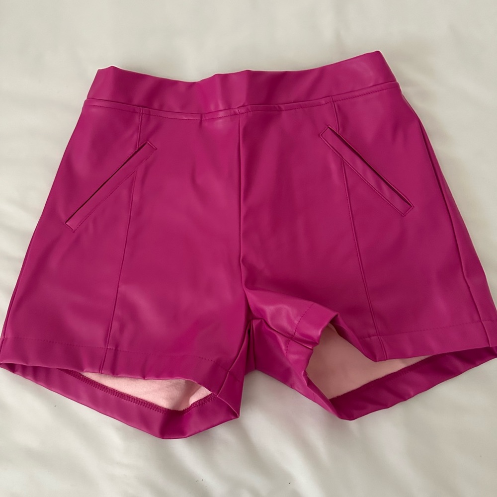 Boutique brand - Size M - Faux Leather - Pink shorts